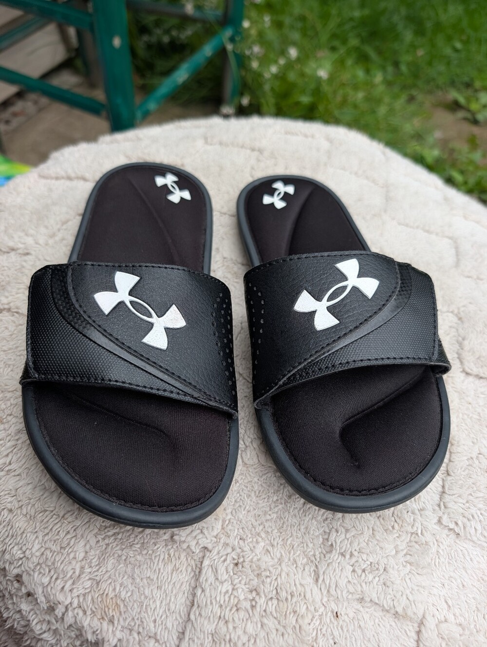 Under Armour Kids' Black Slide Sandals Size 4